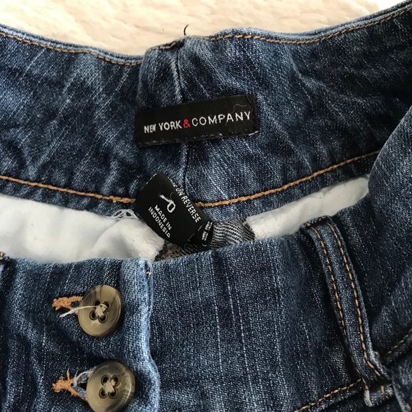 New York and Company Jean Shorts - Picture 3 of 4